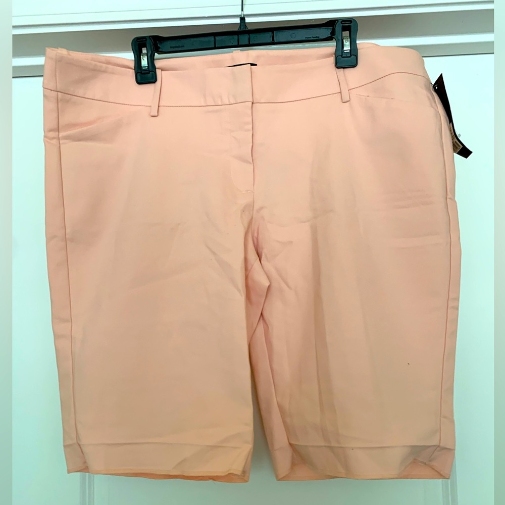 Mossimo Women Shorts Pink Bermuda Flat Front Extreme Stretch Pockets Size 18